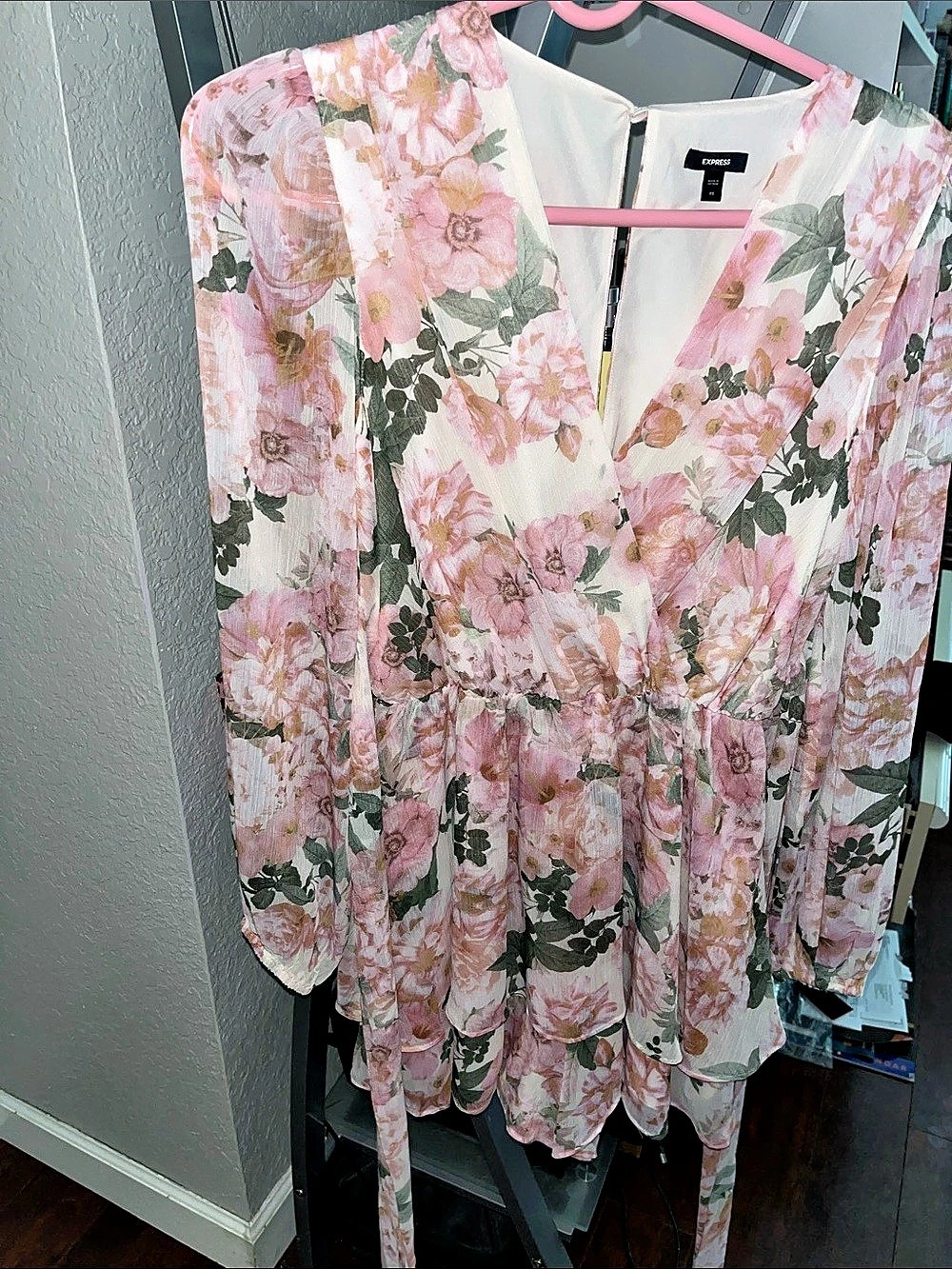 Express Floral Mini Dress in Pink & White Size XS